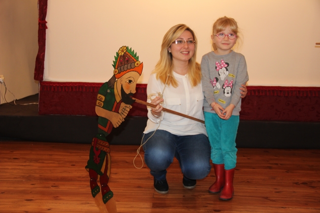 Türkiye’nin ilk kadın Karagöz ustası