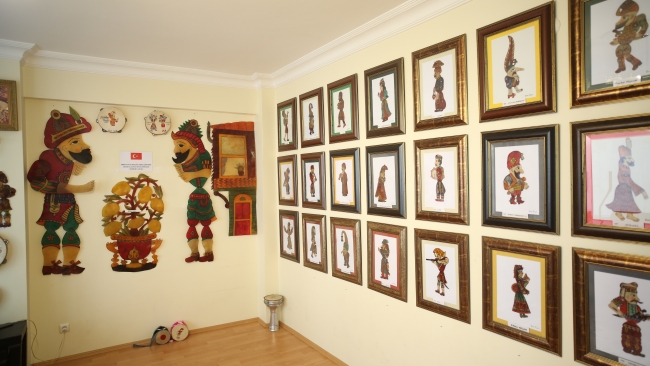 Türkiye’nin ilk kadın Karagöz ustası