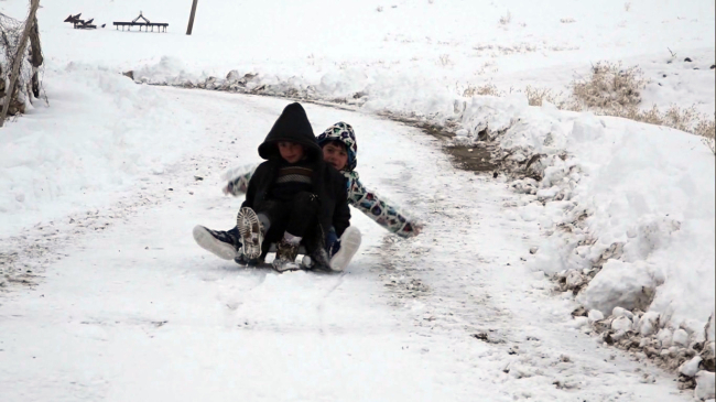Muş’ta karla mücadele ekipleri seferber oldu: 209 köy yolu açıldı