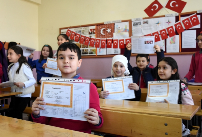 18 milyon öğrenci bugün karne heyecanı yaşadı