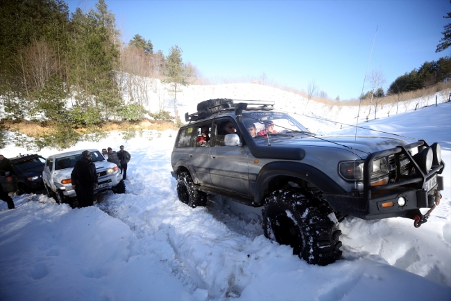 30 araçla kar safari