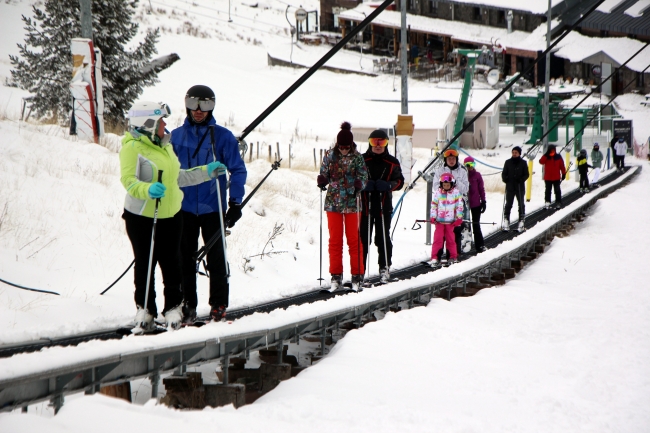Kartalkaya’da tatilciler kayak keyfi yaşadı