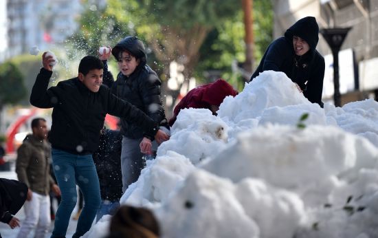 15 derece sıcaklıkta 'kar keyfi' yaşadılar
