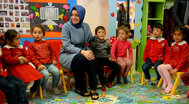 Bakan Kaya: Mazlum insanlara huzur götürmek üzere Afrin'deyiz