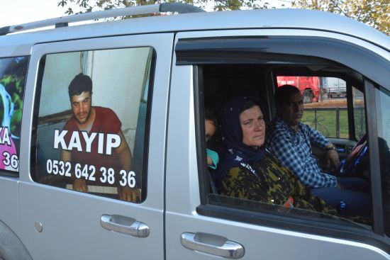 Kaybolan oğlu için şehir şehir dolaşacak