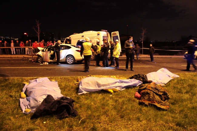 Cenaze taşıyan ambulans ile otomobil çarpıştı: 6 ölü, 2 yaralı