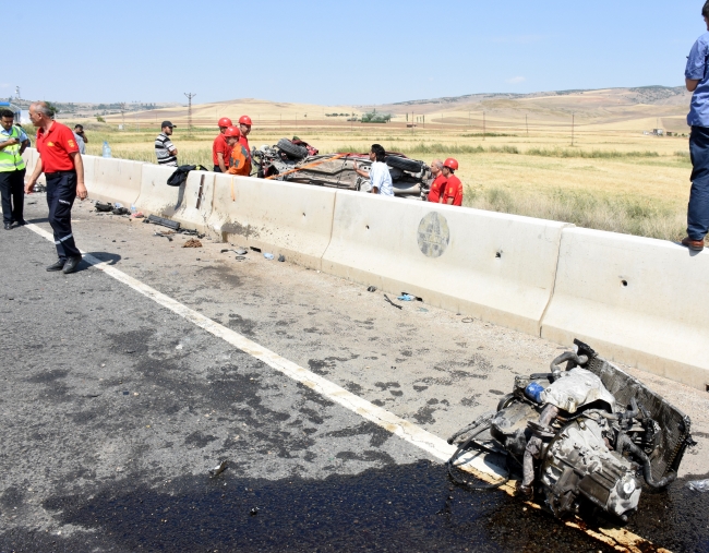 Kırıkkale'de iki otomobil çarpıştı: 2 ölü, 7 yaralı