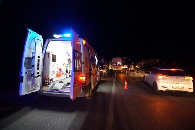 Çorum'da iki yolcu otobüsü çarpıştı: 13 yaralı