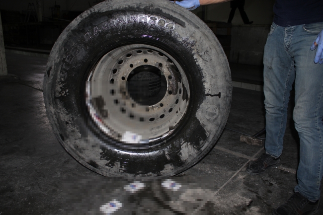 Tıra gizlenmiş 18 bin paket kaçak sigara ele geçirildi