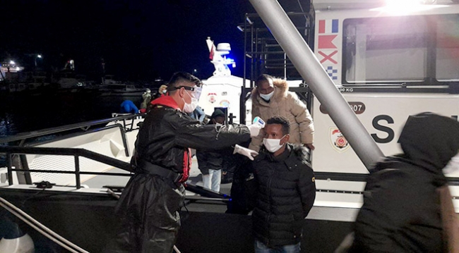 Dikili'de 38 düzensiz göçmen kurtarıldı