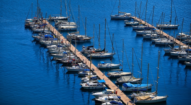 Yerli ve yabancı turistten Kaş'a yoğun ilgi
