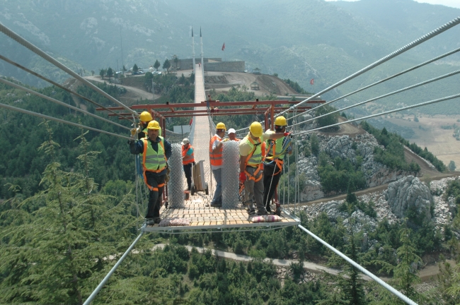 Projeyi 'keresteci' Başkan çizdi, belediye işçileri yaptı