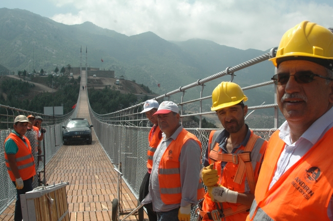 Projeyi 'keresteci' Başkan çizdi, belediye işçileri yaptı