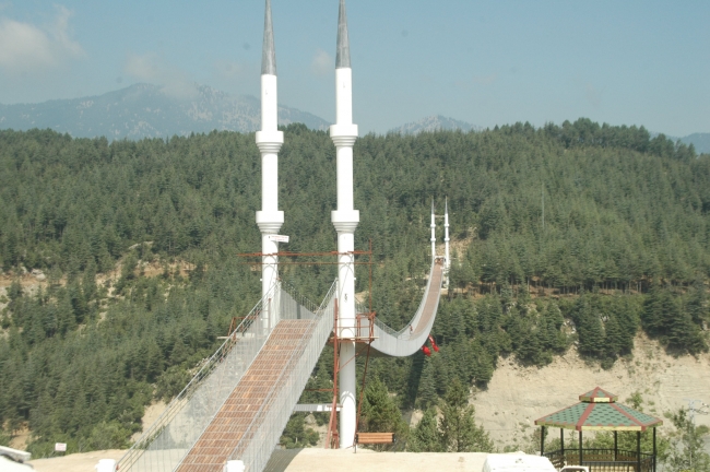 Projeyi 'keresteci' Başkan çizdi, belediye işçileri yaptı