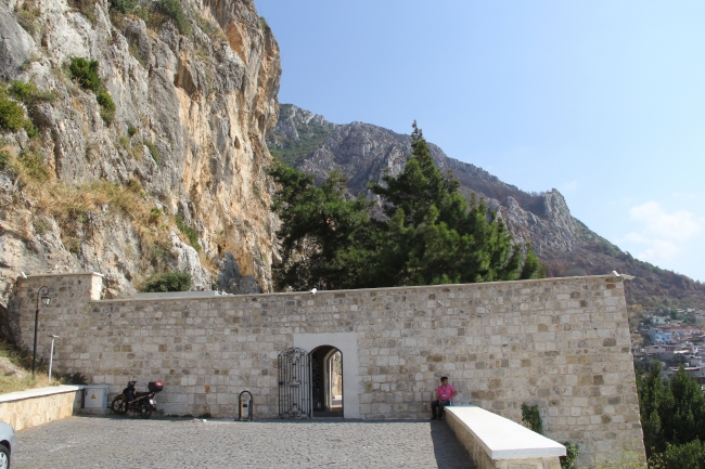 St. Pierre Kilisesi turistlerin ilgi odağı