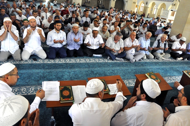 Dünyanın dört bir yanında 15 Temmuz şehitleri anıldı