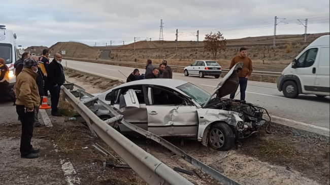 Otomobil su kanalına düştü: 6 yaralı