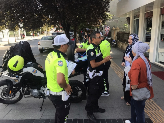 Kırmızı ışıkta geçen yayalara 2 bin 160 TL para cezası