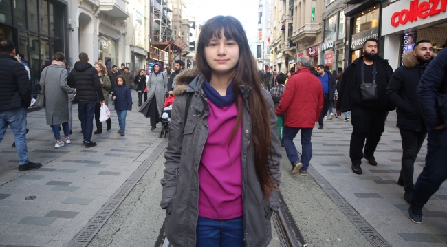 İlkokul öğrencisi Tuana’nın notaları sokak hayvanlarının yüreğini ısıtıyor