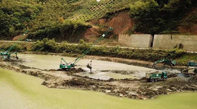 Trabzon'daki Sera Gölü'nün tabanı temizlendi