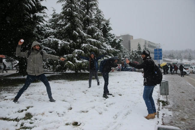 Ankara'da kar yağışı başladı