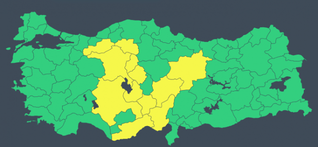إدارة الكوارث والطوارئ تحذر 12 مدينة: احذروا السيول والبرد والعواصف