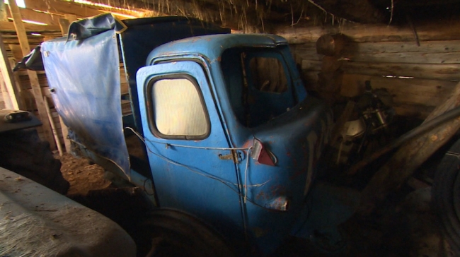 Köyde araç koleksiyonu yaptı