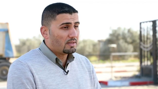 Muhammed Batnişi, Katar'da yaşayan ağabeyi ve ablası ile 1999 yılından bu yana görüşemediklerini dile getirdi. Fotoğraf: TRT Arabi