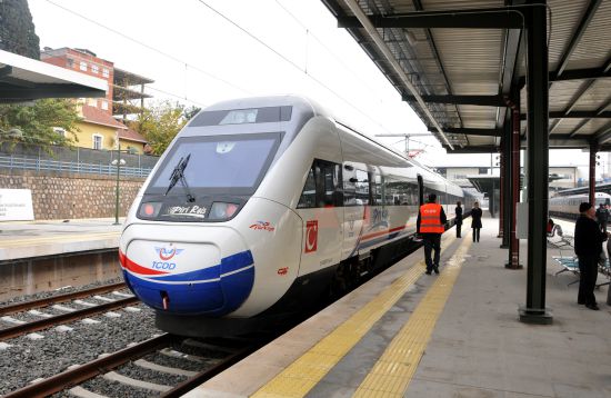 İstanbul Konya hızlı tren bilet fiyatları ne kadar?