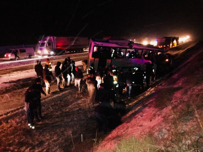 Konya'da zincirleme trafik kazası: 1 ölü, 19 yaralı