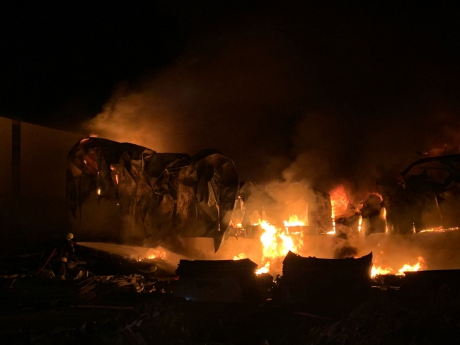 Konya'da plastik fabrikasında yangın