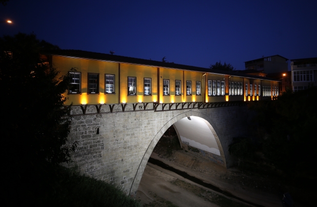 Bursa'daki 576 yıllık Irgandı Çarşılı Köprüsü turistlerin uğrak mekanı