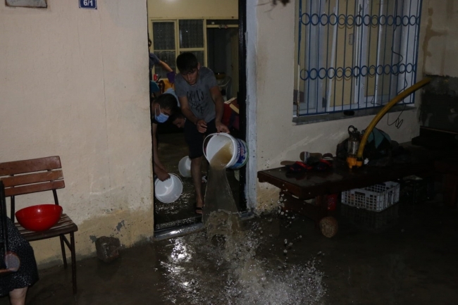 Adana'nın Kozan ilçesini sel vurdu