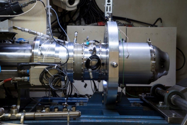 Türkiye'nin üzerinde çalıştığı bir diğer motor projesi ise ülkemizin ilk turbojet motoru KTJ-3200. 