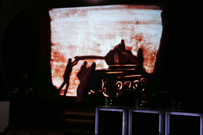 15 Temmuz darbe girişimini kum tanecikleriyle anlatıyor