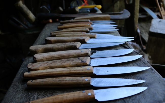 45 yıldır kurban bıçağı yapıyor