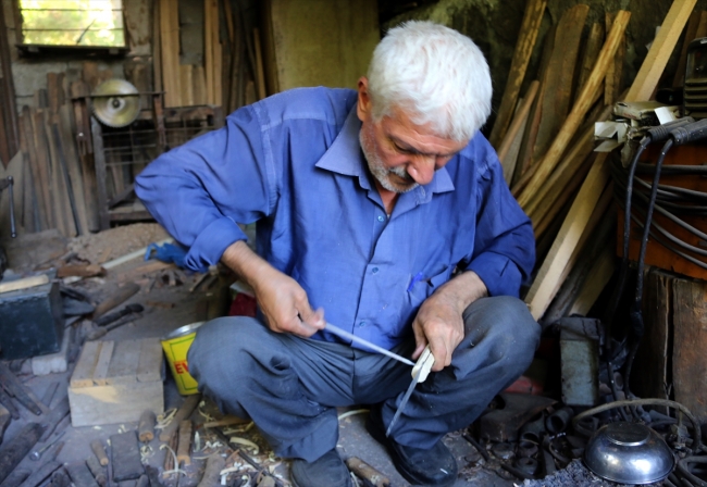 45 yıldır kurban bıçağı yapıyor