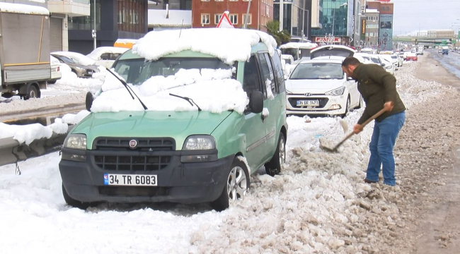 İstanbul'da yolda kalan araçlar çekiliyor