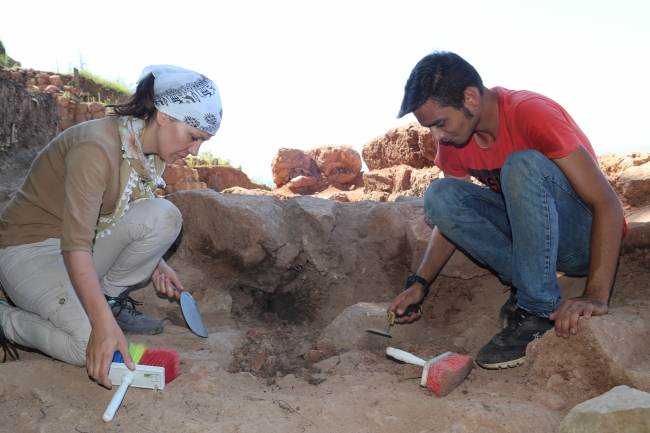 Kurul Kalesi'nde yaklaşık 2 bin eser gün yüzüne çıkarıldı