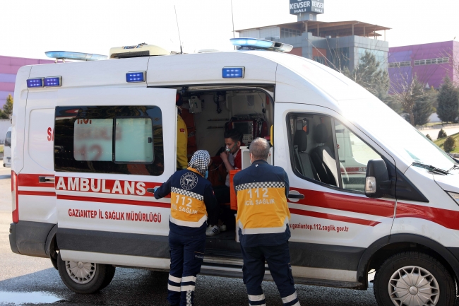 Gaziantep'te fabrika yangını: 17 işçi dumandan etkilendi