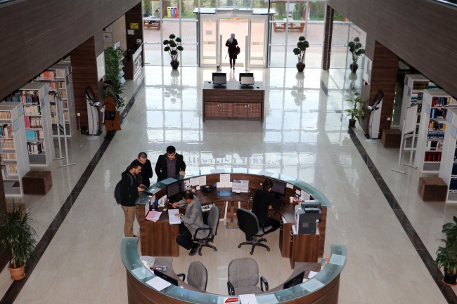 Karabük Üniversitesi'ne kitap görünümlü kütüphane