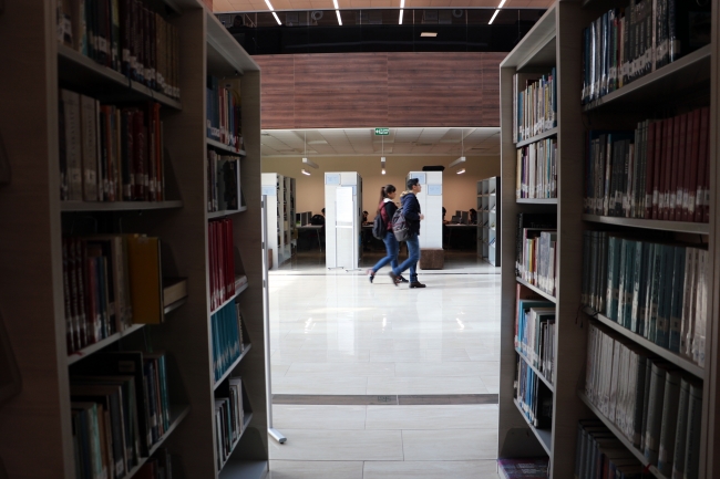 Karabük Üniversitesi'ne kitap görünümlü kütüphane