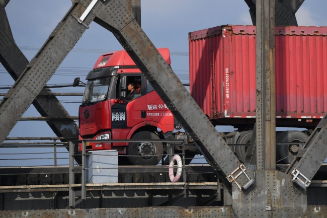 Çin, Kuzey Kore ile ticareti sağlayan köprüyü bakım gerekçesiyle kapattı