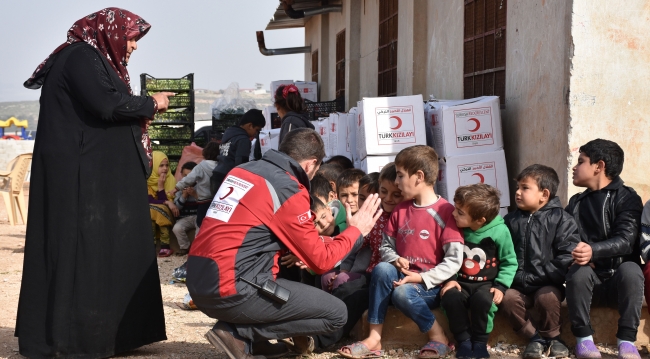 Türk Kızılayı'ndan İdlib'deki sığınmacılara yardım eli