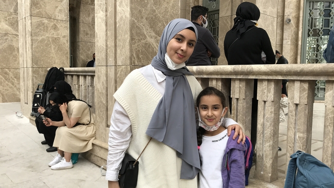 Taksim Camii'ne turistlerden yoğun ilgi