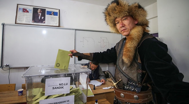 Türkiye'den renkli seçim görüntüleri