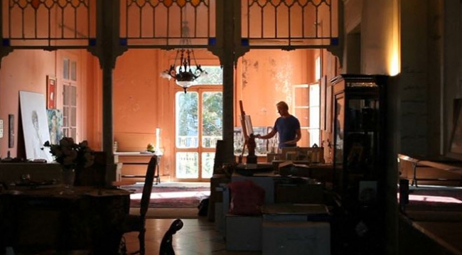 İngiliz sanatçı terk edilmiş binaları resimleriyle yeniden canlandırıyor