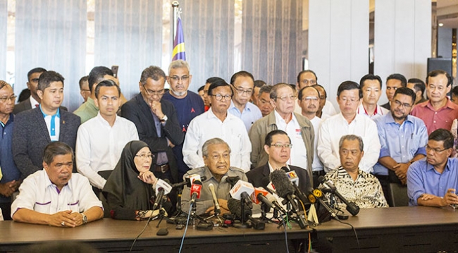 Malezya'nın kalkınma mucizesinin mimarı yeniden başbakanlık yolunda