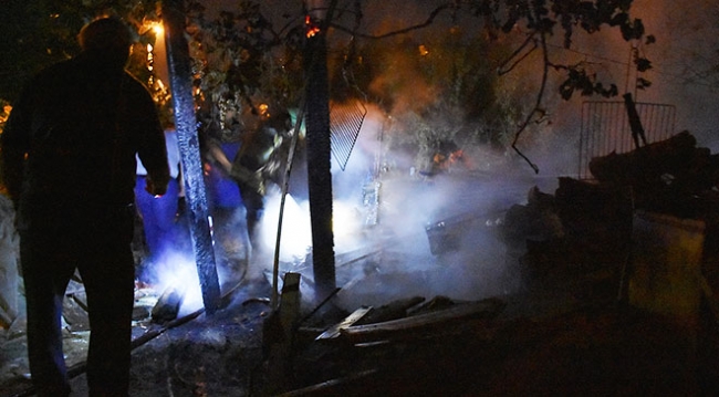 Manisa'da bağ evinde yangın