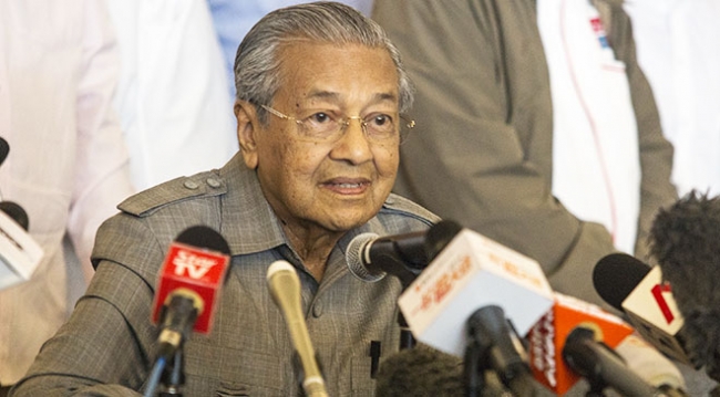 Malezya'nın kalkınma mucizesinin mimarı yeniden başbakanlık yolunda